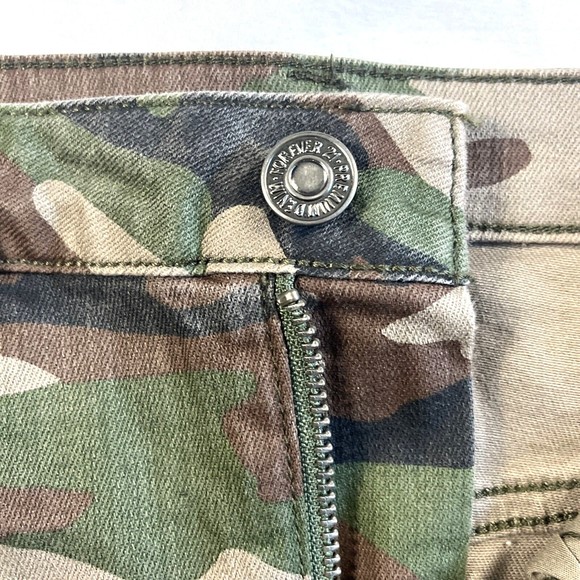 Forever 21 Denim Mini Skirt Size Small - Picture 4 of 10